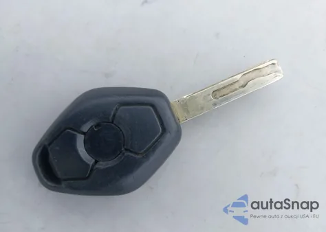 2003 BMW 325Xi z USA, uszkodzony, nr VIN WBAEU33413PM54969